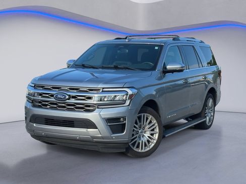 Used 2024 Ford Expedition Platinum AWD/4WD image 2