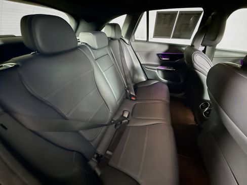 Used 2024 Mercedes-Benz GLC 300 4MATIC image 33