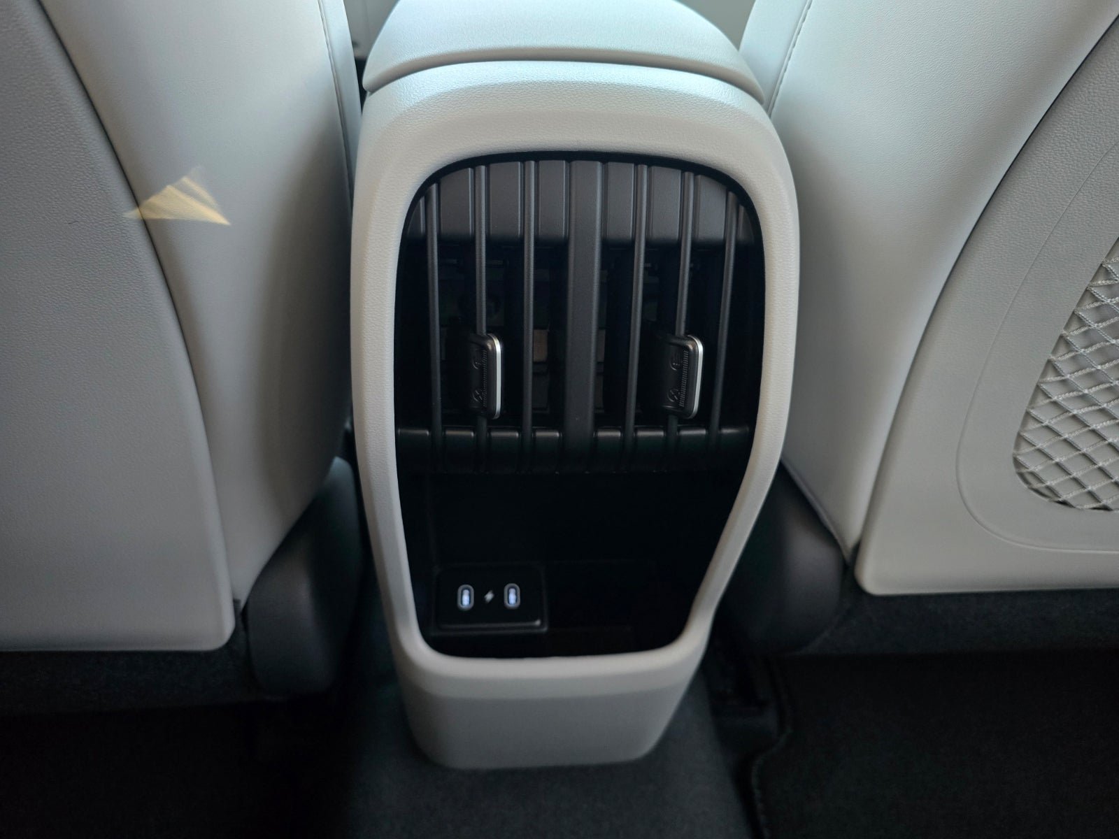 New 2027 Hyundai Kona Limited AWD/4WD image 24
