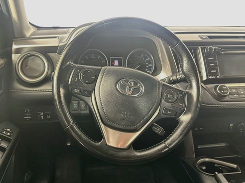 Used 2018 Toyota RAV4 XLE AWD/4WD image 18