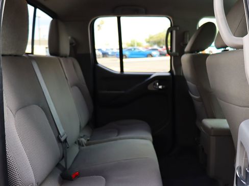 Used 2019 Nissan Frontier SV w/ Value Truck Package AWD/4WD image 27