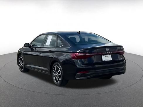 Used 2025 Volkswagen Jetta SE image 11