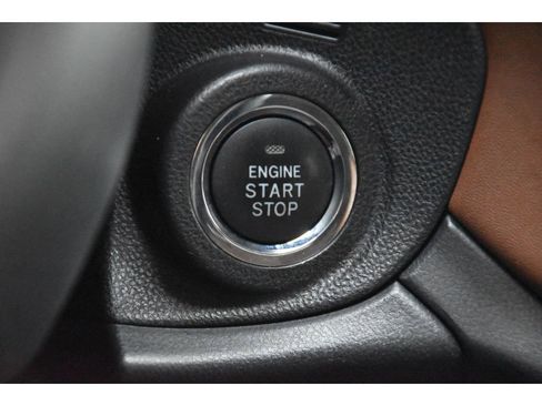 Used 2022 Subaru Outback Touring w/ Popular Package #2 image 38