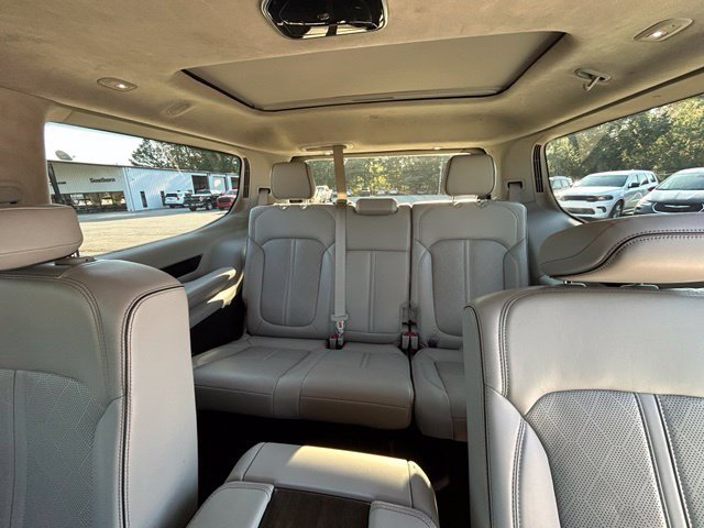 Used 2022 Jeep Grand Wagoneer Series II w/ Convenience Group III AWD/4WD image 21