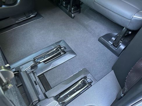 Used 2025 GMC Yukon XL Elevation RWD image 23