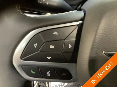 Certified 2026 Chrysler Pacifica Select FWD image 28