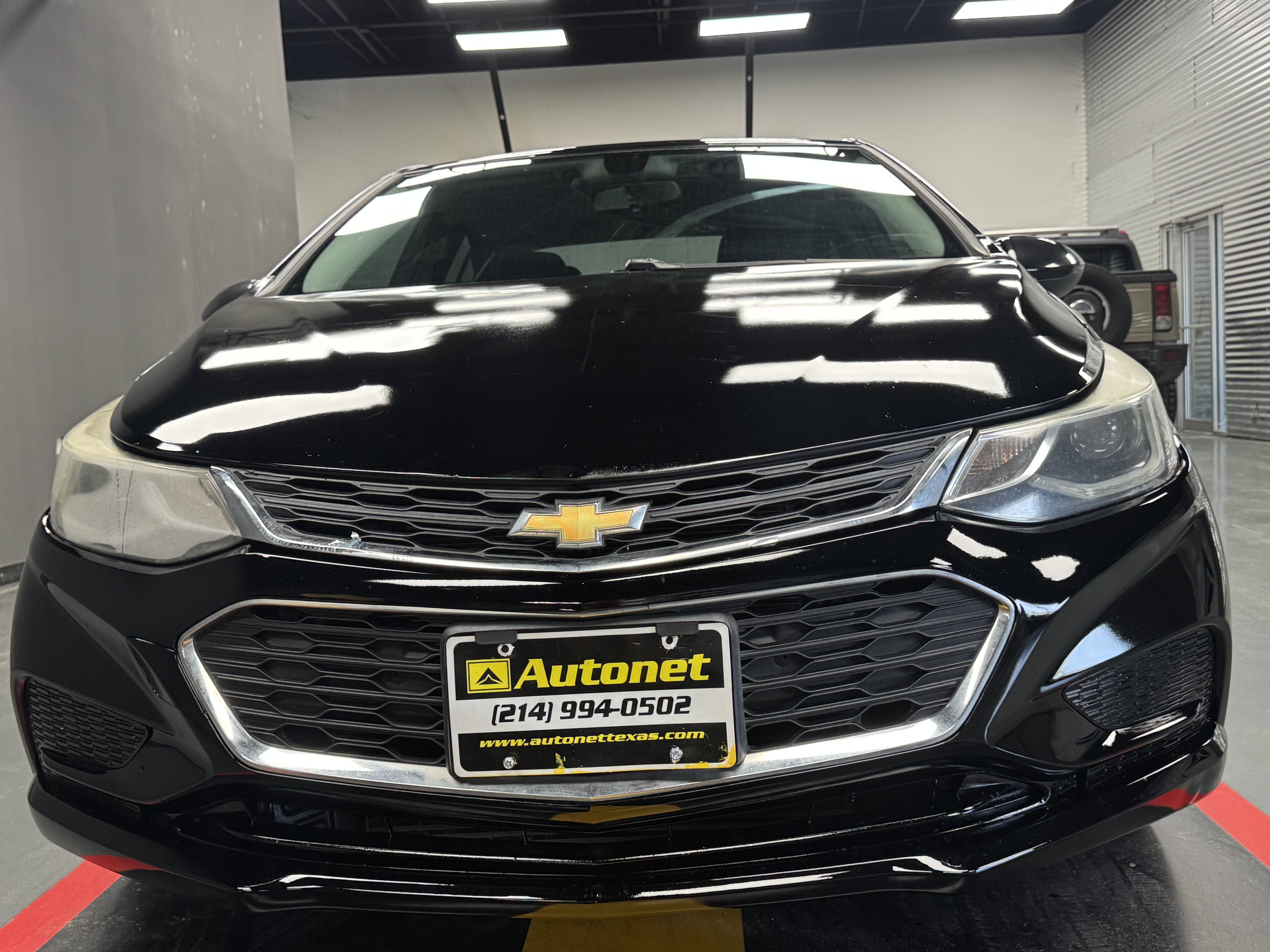 Used 2017 Chevrolet Cruze LT FWD image 3