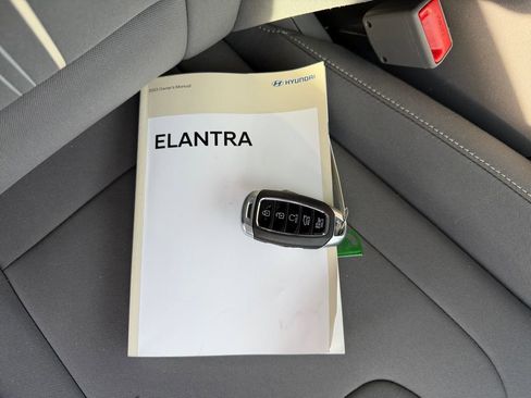 Used 2023 Hyundai Elantra SEL w/ Convenience Package image 29