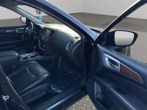 Used 2019 Nissan Pathfinder Platinum FWD image 19