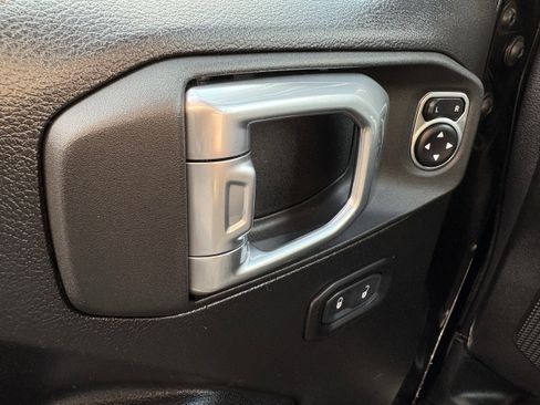 Used 2021 Jeep Wrangler Sport S image 19