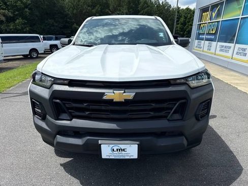 Used 2024 Chevrolet Colorado W/T RWD image 2