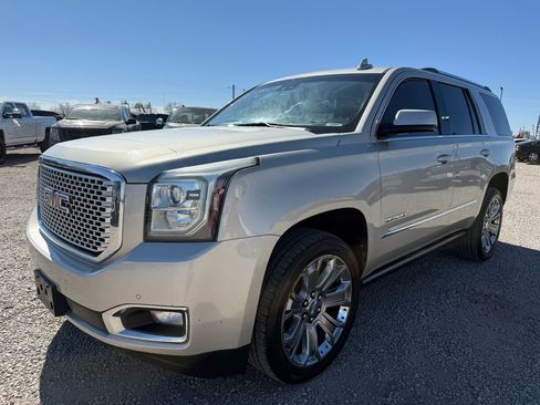 Used 2015 GMC Yukon Denali w/ Premium Package image 4