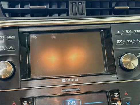 Used 2014 Toyota Avalon Limited w/ Technology Package FWD image 13