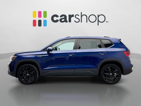 Used 2023 Volkswagen Taos SE w/ Panoramic Sunroof Package AWD/4WD image 2