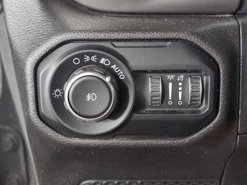 Used 2019 Jeep Wrangler Unlimited Sport S image 19