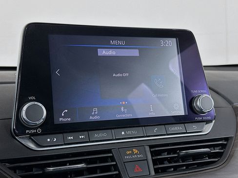 Used 2024 Nissan Altima 2.5 SV image 21