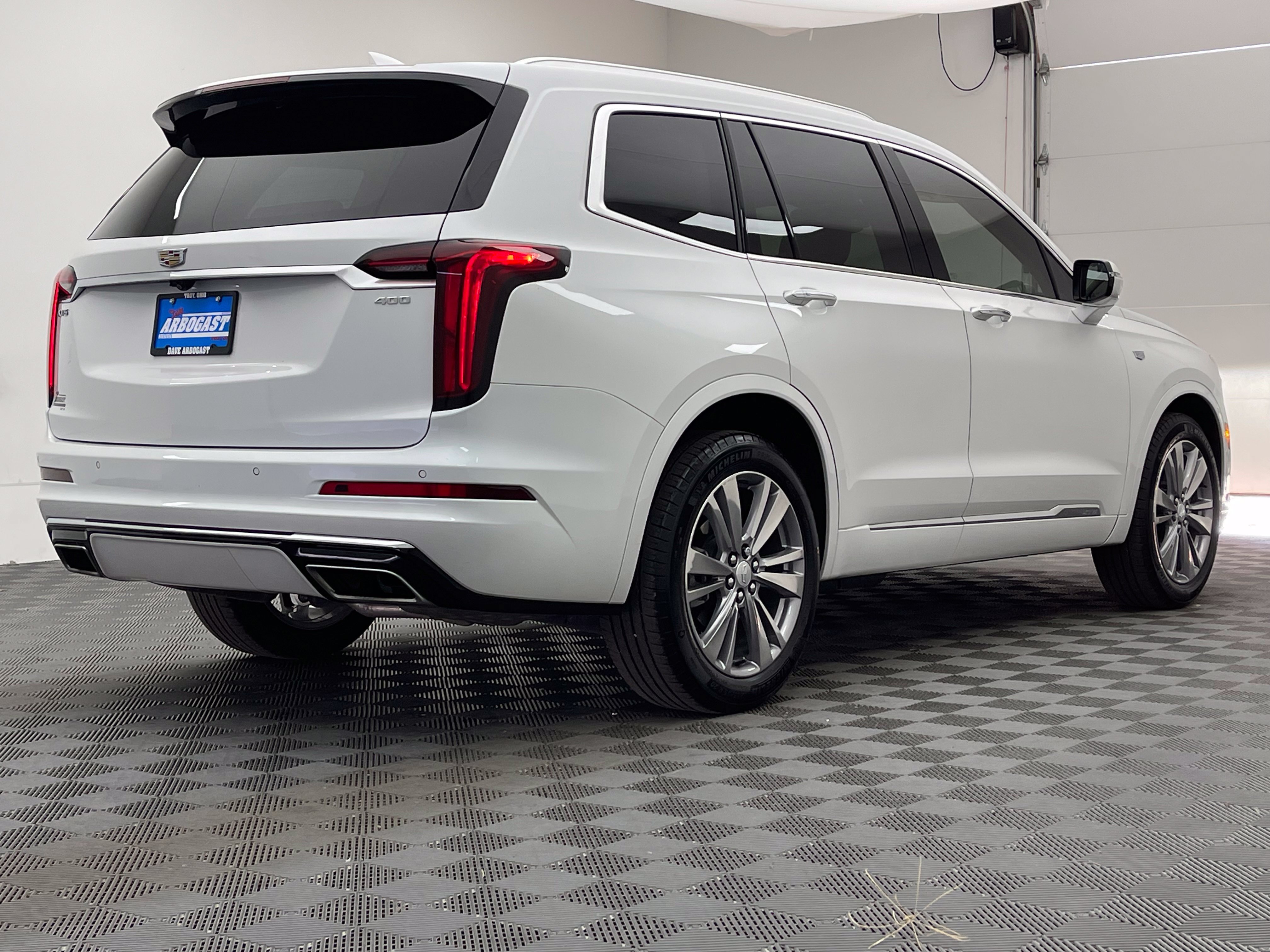 Used 2024 Cadillac XT6 Premium Luxury FWD image 9
