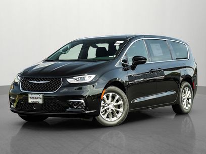New 2025 Chrysler Pacifica Select