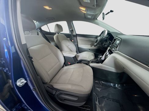 Used 2019 Hyundai Elantra SE image 28
