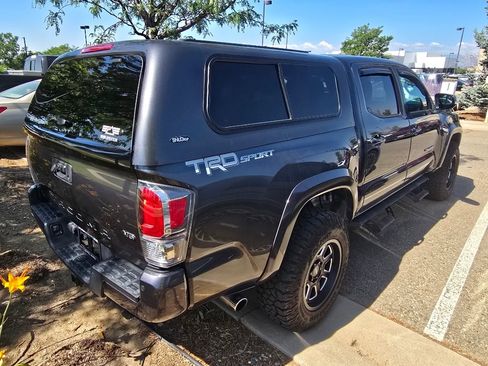 Used 2022 Toyota Tacoma TRD Sport w/ Technology Package RWD image 15