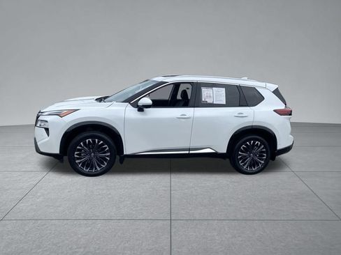 Used 2024 Nissan Rogue Platinum FWD image 4