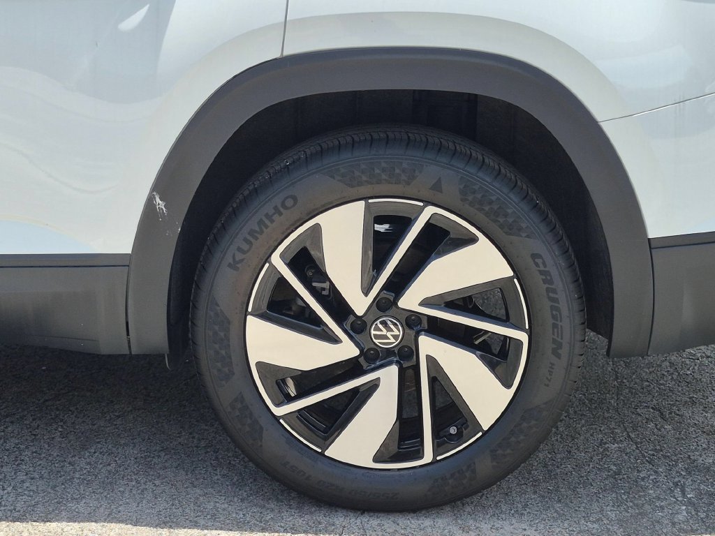 Used 2025 Volkswagen Atlas SE FWD image 34