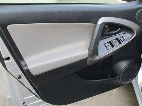 Used 2011 Toyota RAV4 2WD w/ Base L4 Extra Value Pkg image 13