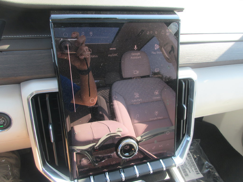 New 2027 GMC Acadia Denali FWD image 18
