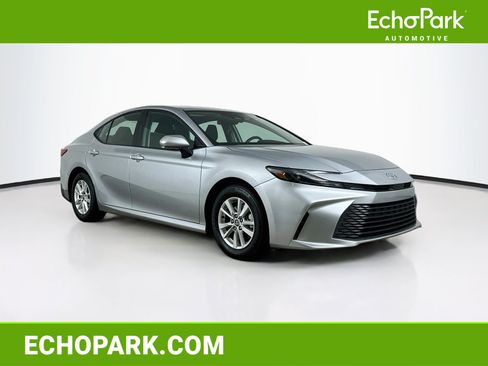 Used 2025 Toyota Camry LE FWD image 1