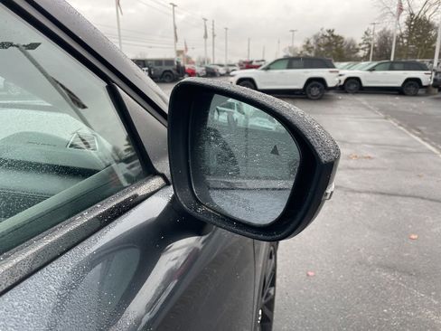 Used 2024 Mitsubishi Outlander SEL image 14