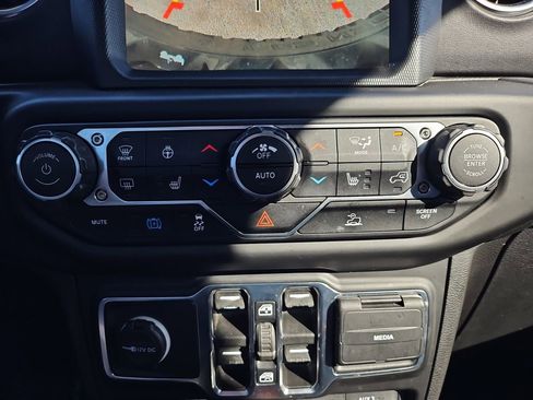 Used 2021 Jeep Wrangler Unlimited Sahara w/ Cold Weather Group image 21