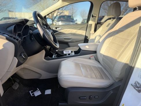 Used 2017 Ford Escape Titanium image 13