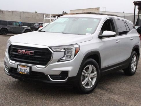 Used 2022 GMC Terrain SLE image 9