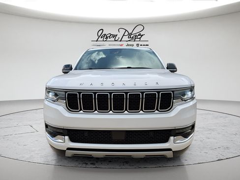 Used 2024 Jeep Wagoneer Series II w/ Flexible Seating Group RWD image 9