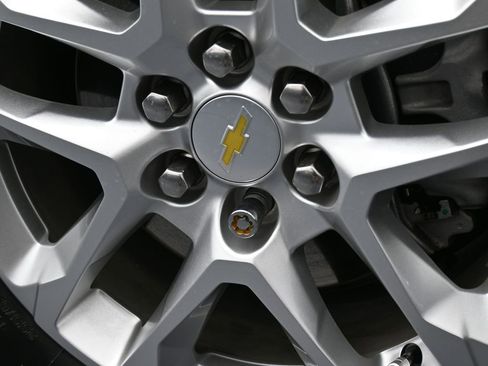 Used 2022 Chevrolet Traverse LS image 43