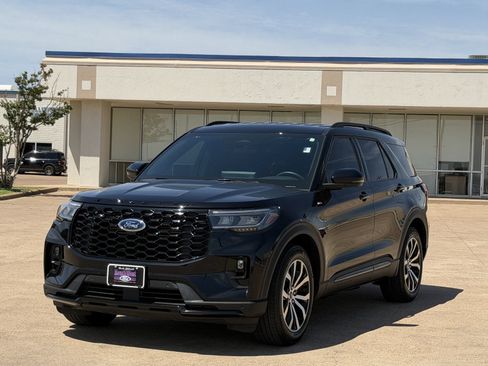 Used 2025 Ford Explorer ST-Line RWD image 8
