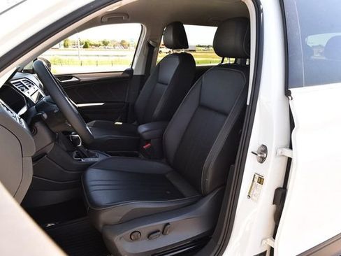 Used 2023 Volkswagen Tiguan SE FWD image 18