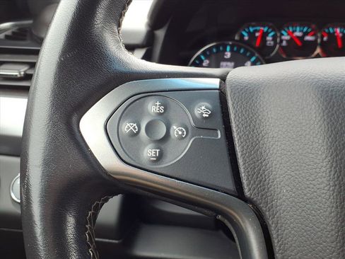 Used 2020 Chevrolet Suburban LT image 16