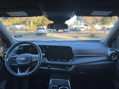 Used 2025 Chevrolet Equinox LT image 33