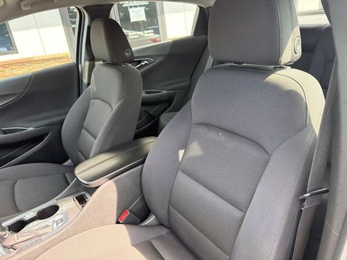 Used 2024 Chevrolet Malibu LT FWD image 3