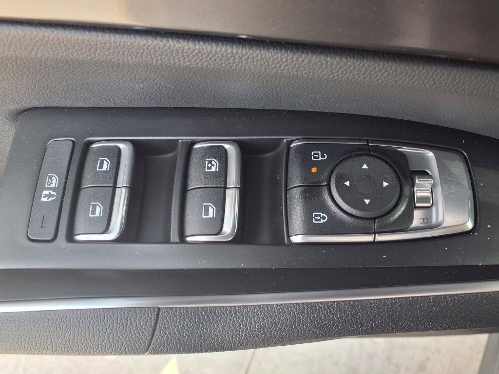Certified 2026 Kia Sorento LX FWD image 11