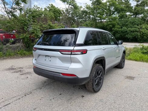 New 2026 Jeep Grand Cherokee Altitude AWD/4WD image 5