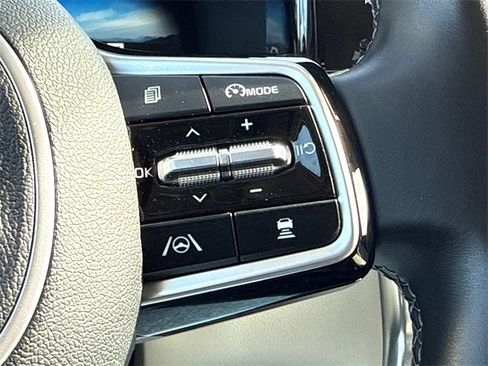 Used 2023 Kia Sorento SX image 28