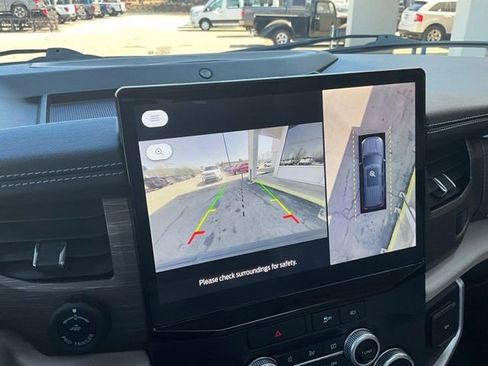 Used 2022 Ford Expedition Limited image 5