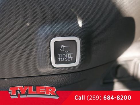 New 2025 Jeep Grand Cherokee Limited w/ Black Appearance Package image 20