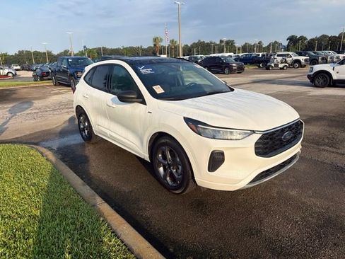 Used 2024 Ford Escape ST-Line w/ Tech Pack #1 FWD image 3