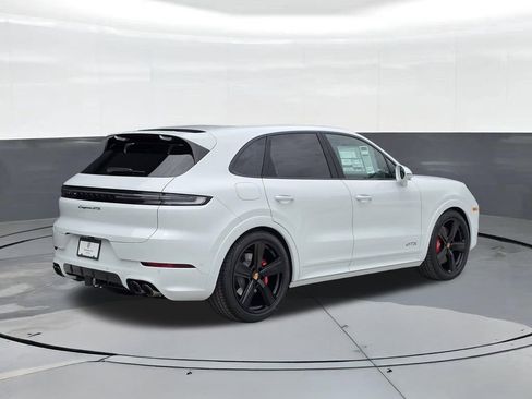 New 2026 Porsche Cayenne GTS AWD/4WD image 8