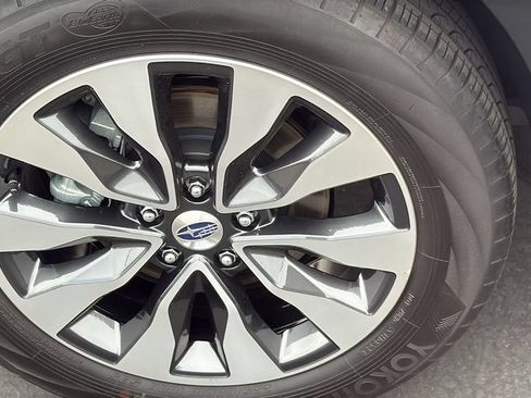 Certified 2025 Subaru Outback Limited AWD/4WD image 11