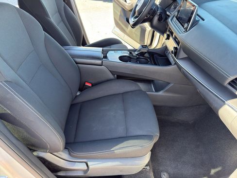 Used 2024 Nissan Rogue S image 28