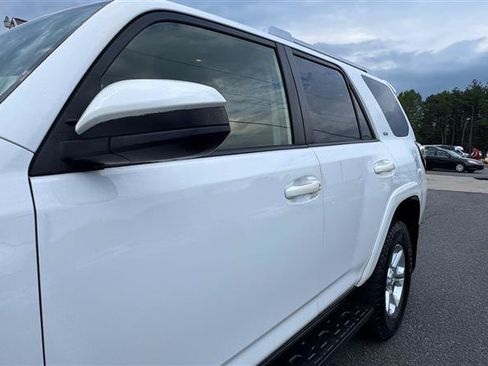 Used 2014 Toyota 4Runner SR5 AWD/4WD image 13